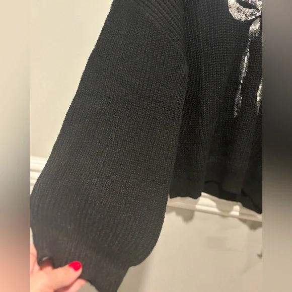 Women's Holiday Black Top with Silver Stunning sequence Bow - Size XL NWT - Picture 15 of 16